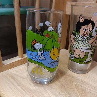JOHN DEERE TOY, VINTAGE CARTOON CHARACTER GLASSES AND MORE