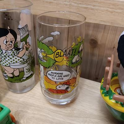 JOHN DEERE TOY, VINTAGE CARTOON CHARACTER GLASSES AND MORE
