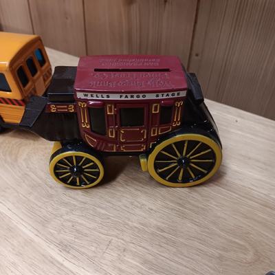 BUDDY L SCHOOL BUS AND A WELLS FARGO STAGECOACH BANK W/KEY