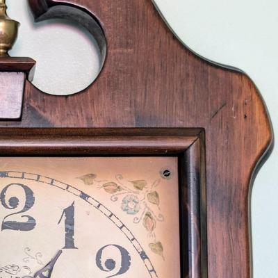 LOT 81L: Vintage Wall Clock, New England Clock Company, Farmington, CT, Battery Operated, Untested.