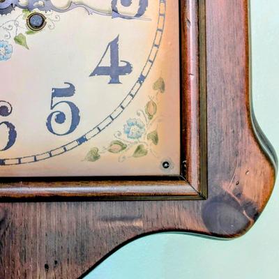 LOT 81L: Vintage Wall Clock, New England Clock Company, Farmington, CT, Battery Operated, Untested.