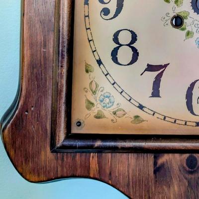 LOT 81L: Vintage Wall Clock, New England Clock Company, Farmington, CT, Battery Operated, Untested.