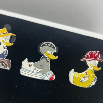 LOT 122J: Set of 2008 Donald Duck Disney Trading Pins