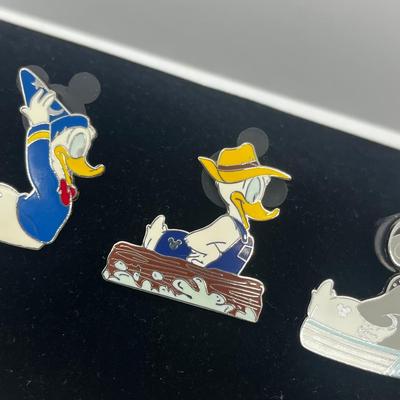 LOT 122J: Set of 2008 Donald Duck Disney Trading Pins