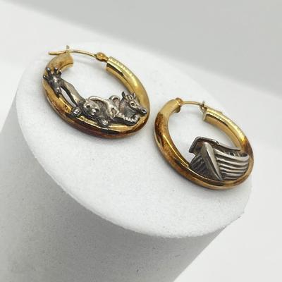 LOT 124J: 14K Yellow Gold and Sterling Silver Noah's Ark Hoop Earrings - 3.6 GTW