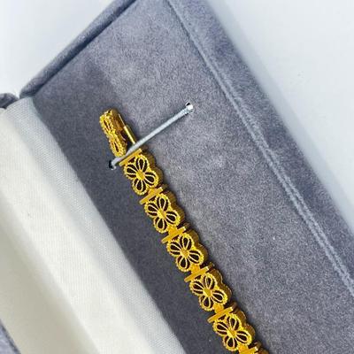 LOT 129J: Vintage Bracelet and Matching Earrings + Charter Club Scarf Clip