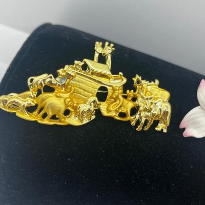 LOT 133J: Vintage Brooch/Pin Lot: Liz Claiborne, AJC, Museum of Fine Art and More!