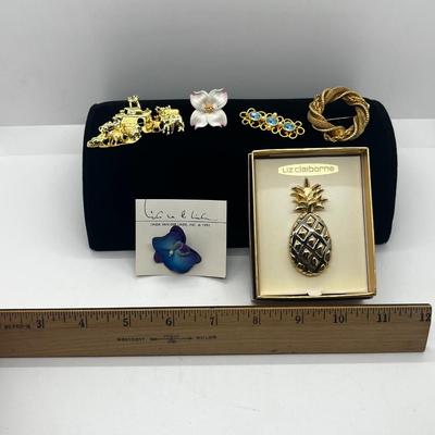 LOT 133J: Vintage Brooch/Pin Lot: Liz Claiborne, AJC, Museum of Fine Art and More!