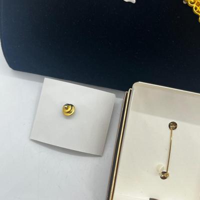 LOT 133J: Vintage Brooch/Pin Lot: Liz Claiborne, AJC, Museum of Fine Art and More!