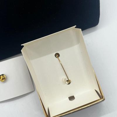 LOT 133J: Vintage Brooch/Pin Lot: Liz Claiborne, AJC, Museum of Fine Art and More!