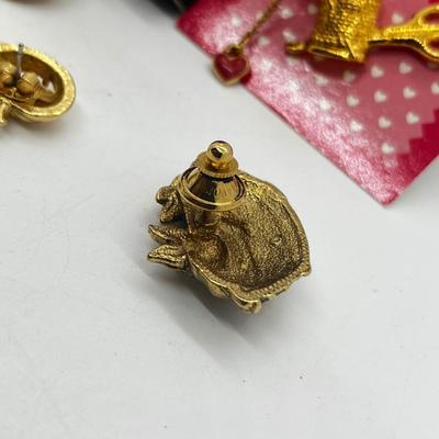 LOT 134J: Vintage Avon Brooch/Pin Lot Including Jack-O-Lantern with Matching Pierced Earrings
