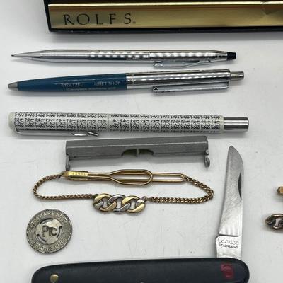 LOT 140J: Assorted Men's Lot: New in Package Wallet, "Grandpa" Money Clip, Pocket Knife and More!