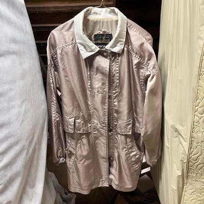 LOT 147: Vintage Women’s Lightweight Jackets