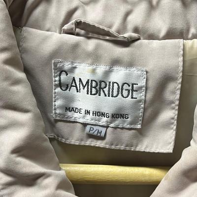 LOT 147: Vintage Women’s Lightweight Jackets