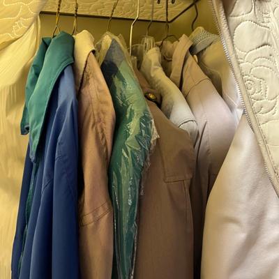 LOT 147: Vintage Women’s Lightweight Jackets