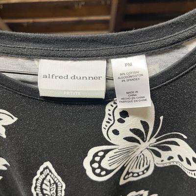 LOT 148: Vintage Women’s Alfred Dunner Petite Clothing