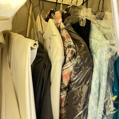 LOT 148: Vintage Women’s Alfred Dunner Petite Clothing