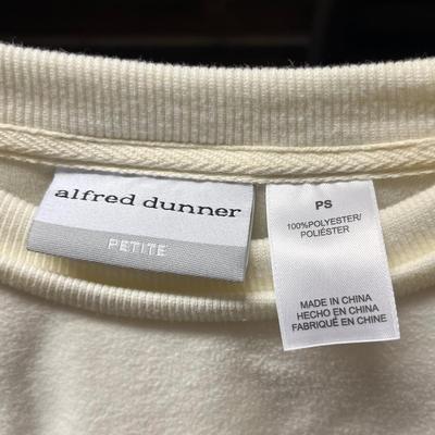 LOT 148: Vintage Women’s Alfred Dunner Petite Clothing