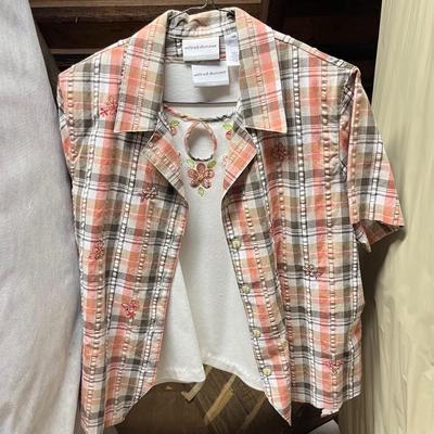 LOT 148: Vintage Women’s Alfred Dunner Petite Clothing