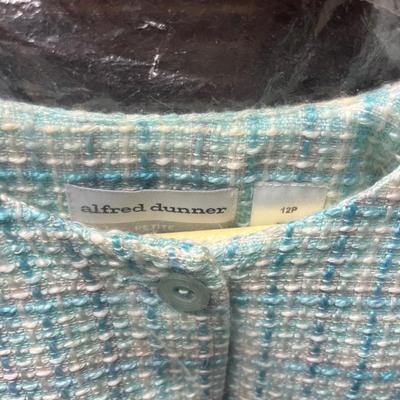 LOT 148: Vintage Women’s Alfred Dunner Petite Clothing