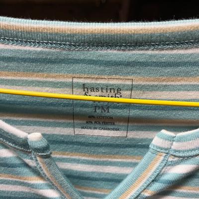 LOT 150: Vintage Women’s Petite Shirts - Hasting & Smith and more!