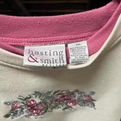 LOT 150: Vintage Women’s Petite Shirts - Hasting & Smith and more!