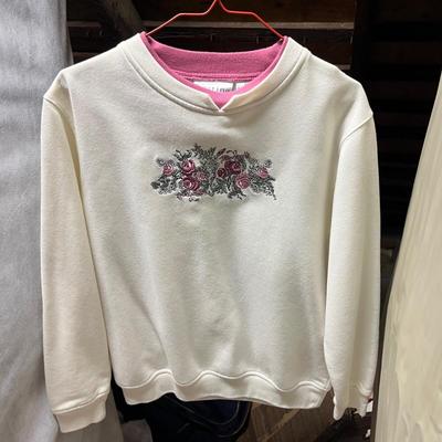 LOT 150: Vintage Women’s Petite Shirts - Hasting & Smith and more!