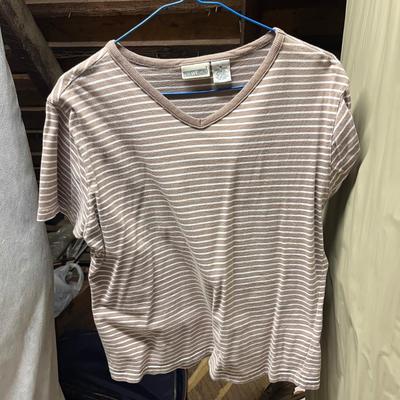 LOT 150: Vintage Women’s Petite Shirts - Hasting & Smith and more!