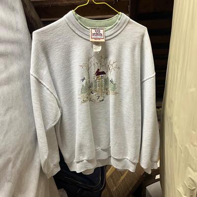 LOT 150: Vintage Women’s Petite Shirts - Hasting & Smith and more!
