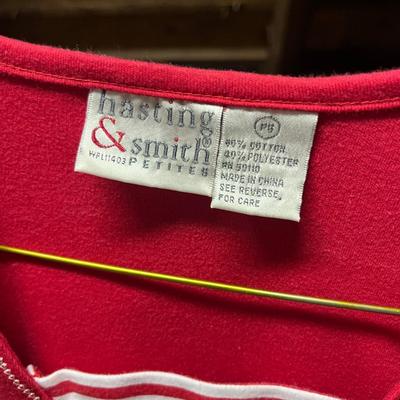 LOT 150: Vintage Women’s Petite Shirts - Hasting & Smith and more!