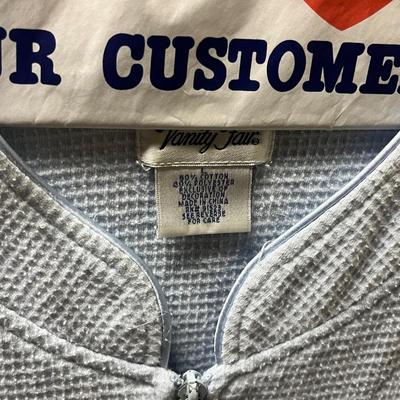 LOT 150: Vintage Women’s Petite Shirts - Hasting & Smith and more!