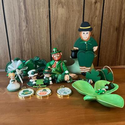 LOT 159: Large Collection of St. Patrick’s Day Decor