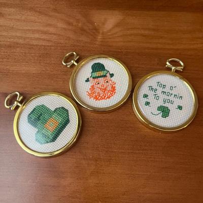 LOT 159: Large Collection of St. Patrick’s Day Decor