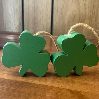 LOT 159: Large Collection of St. Patrick’s Day Decor
