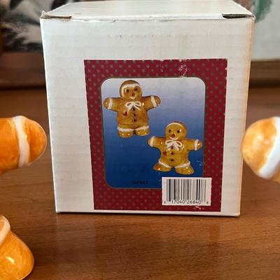 LOT 160: Vintage Christmas Decor