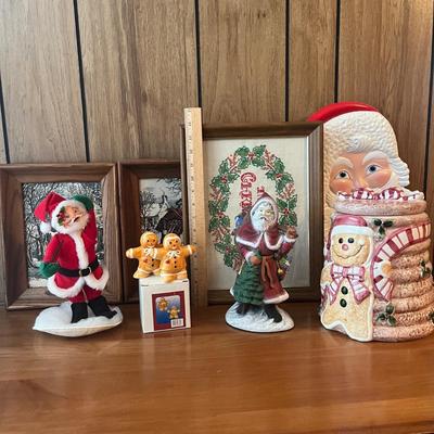 LOT 160: Vintage Christmas Decor