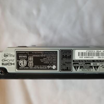 Samsung 32" L.E.D. Monitor and LG DVD player (SR-EL)