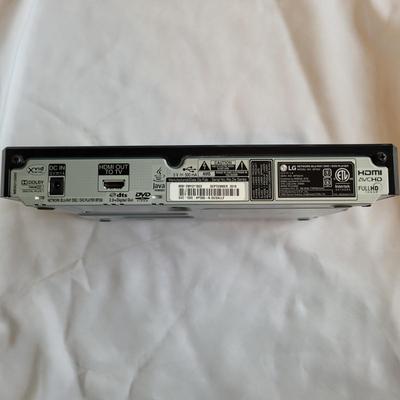 Samsung 32" L.E.D. Monitor and LG DVD player (SR-EL)