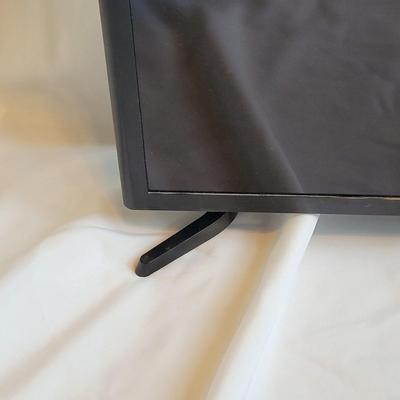 Samsung 32" L.E.D. Monitor and LG DVD player (SR-EL)