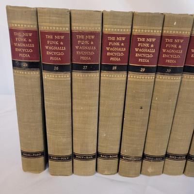 The New Funk and Wagnalls Encyclopedia Collection (SR-EL)