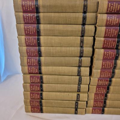 The New Funk and Wagnalls Encyclopedia Collection (SR-EL)