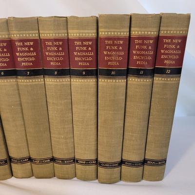 The New Funk and Wagnalls Encyclopedia Collection (SR-EL)