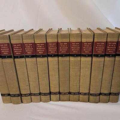 The New Funk and Wagnalls Encyclopedia Collection (SR-EL)