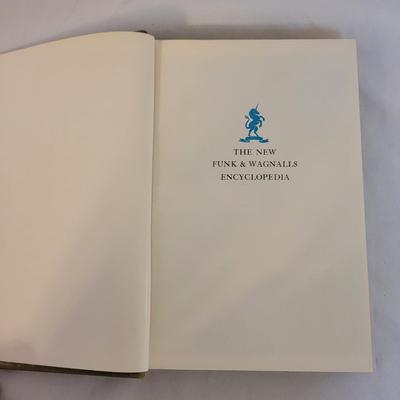 The New Funk and Wagnalls Encyclopedia Collection (SR-EL)