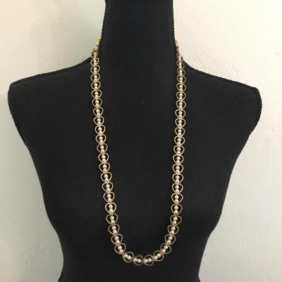 Beautiful vintage, heart faux, pearl necklace gold tone