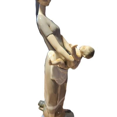 Retired Lladro Mother and Child, # 4575