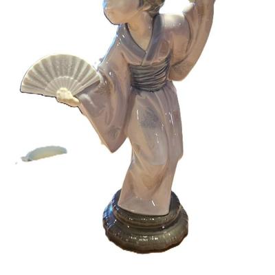 Retired Lladro Madame Butterfly #4991