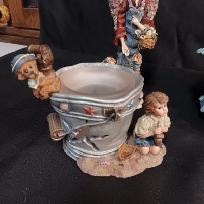 NOAH'S ARK AND LADY IN A FANCY DRESS MUSIC BOXES PLUS AN ASSORTMENT OF FIGURINES