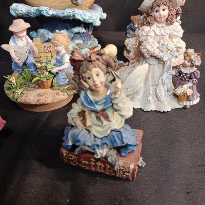 NOAH'S ARK AND LADY IN A FANCY DRESS MUSIC BOXES PLUS AN ASSORTMENT OF FIGURINES