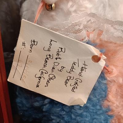 HAND-CRAFTED TEDDY BEAR IN A DISPLAY CASE PLUS SEVERAL CRITTERS